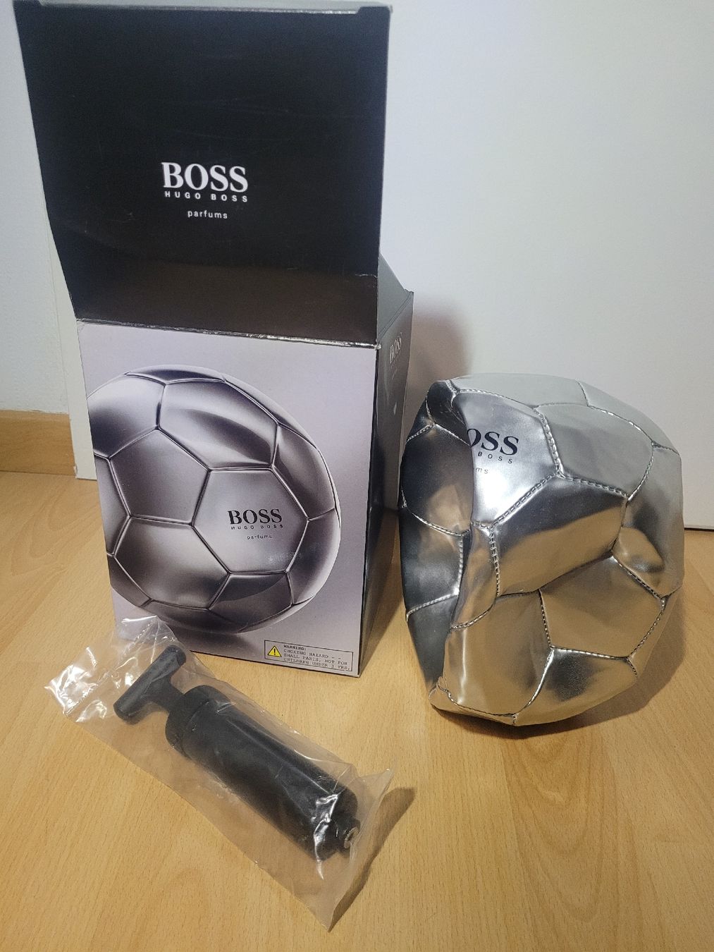 Palloni: Balle de foot Silver HUGO BOSS set complet – Nuovo e nell'imballaggio originale da Courtaman venduto da Bluejazz 1