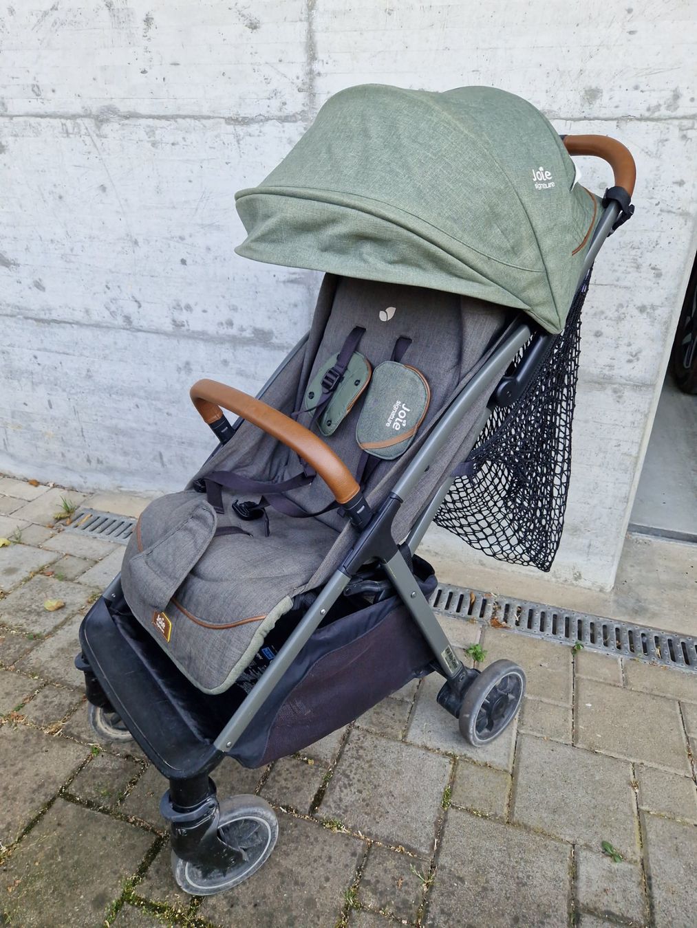 Joie Kinderwagen: Buggy Joie - Tannengrün – Gebraucht aus Pratteln von Rookie
