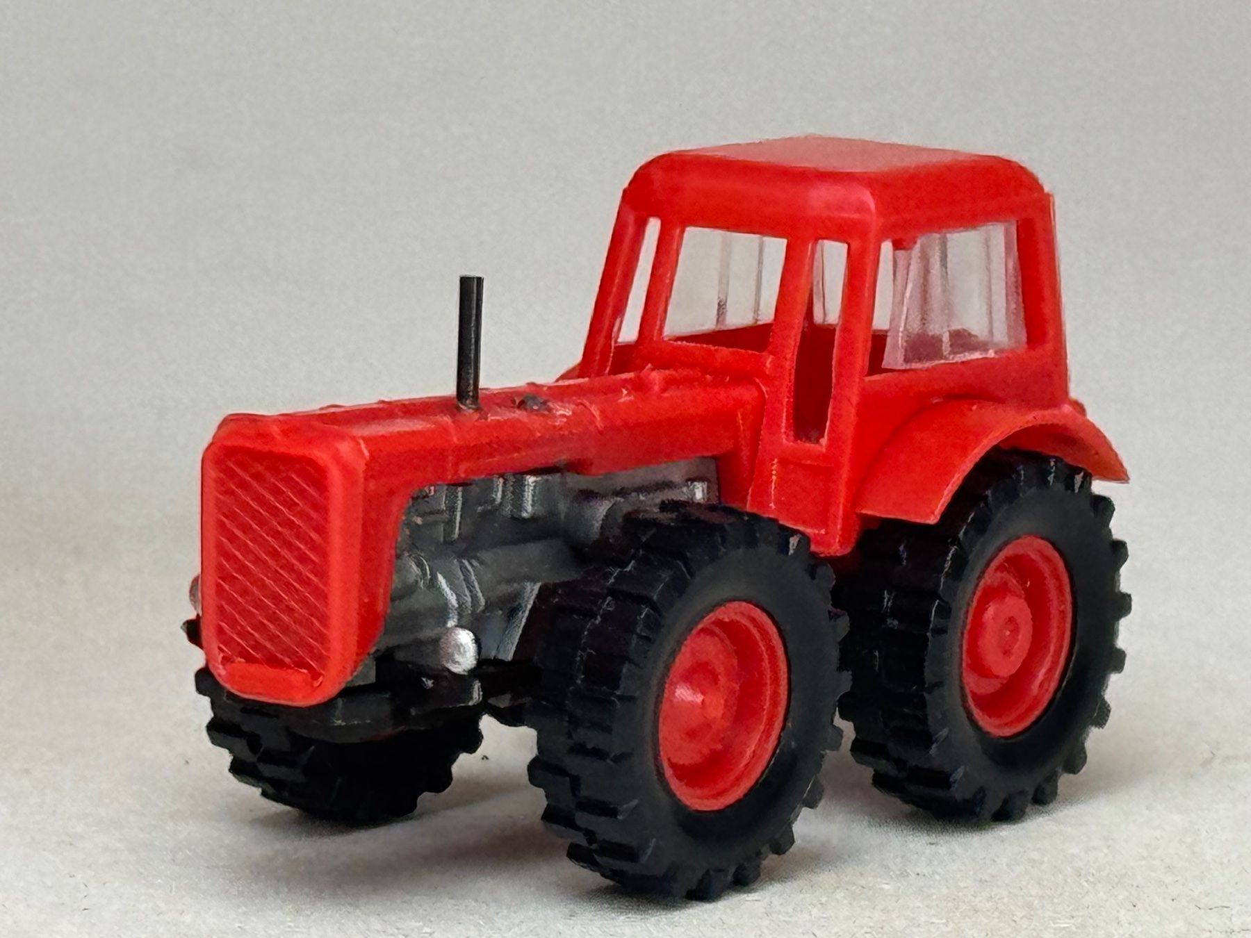 Voitures modèles: GB1-  VEB Plast Traktor rot – D'occasion à Elm par Wikmtz
