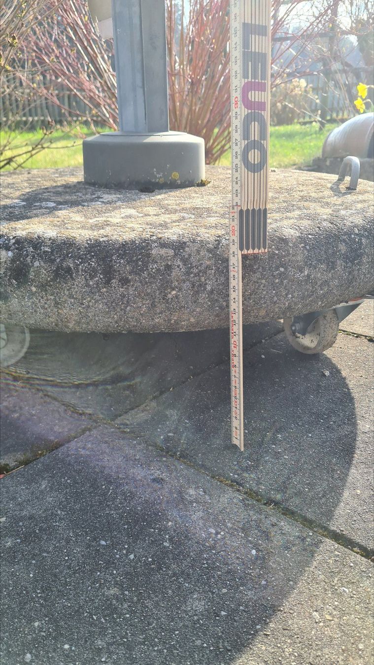 Altro: Robuster Sonnenschirmständer aus Stein mit Rollen! – Usato da Hombrechtikon venduto da Arica1 3