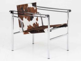 Cassina LC1 Sessel von Le Corbusier mit geflecktem Fell