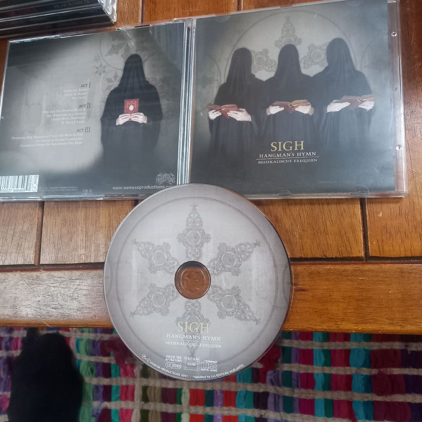 CD: sigh - hang... – Usato da St-Cergue venduto da VeganWarrior