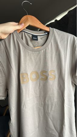 T-shirt BOSS Homme taille M, couleur beige – neuf