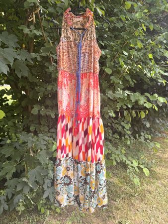 Kleid von LARAETHNICS 