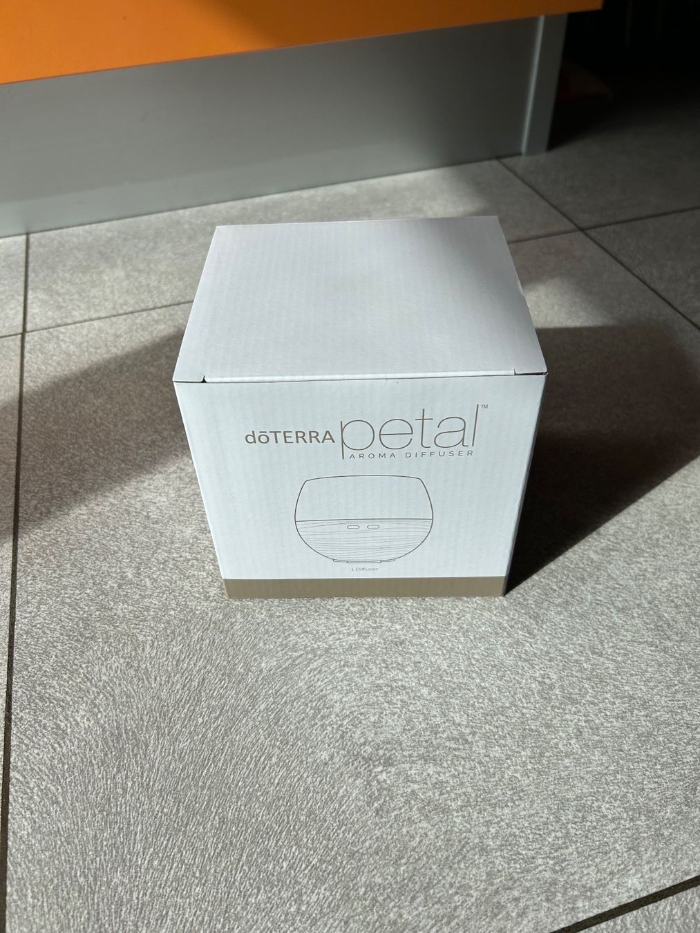 Doterra Diffusori di oli essenziali: dōTERRA PETAL Diffuser - NEU – Nuovo e nell'imballaggio originale da Arbedo venduto da nadia1973 1