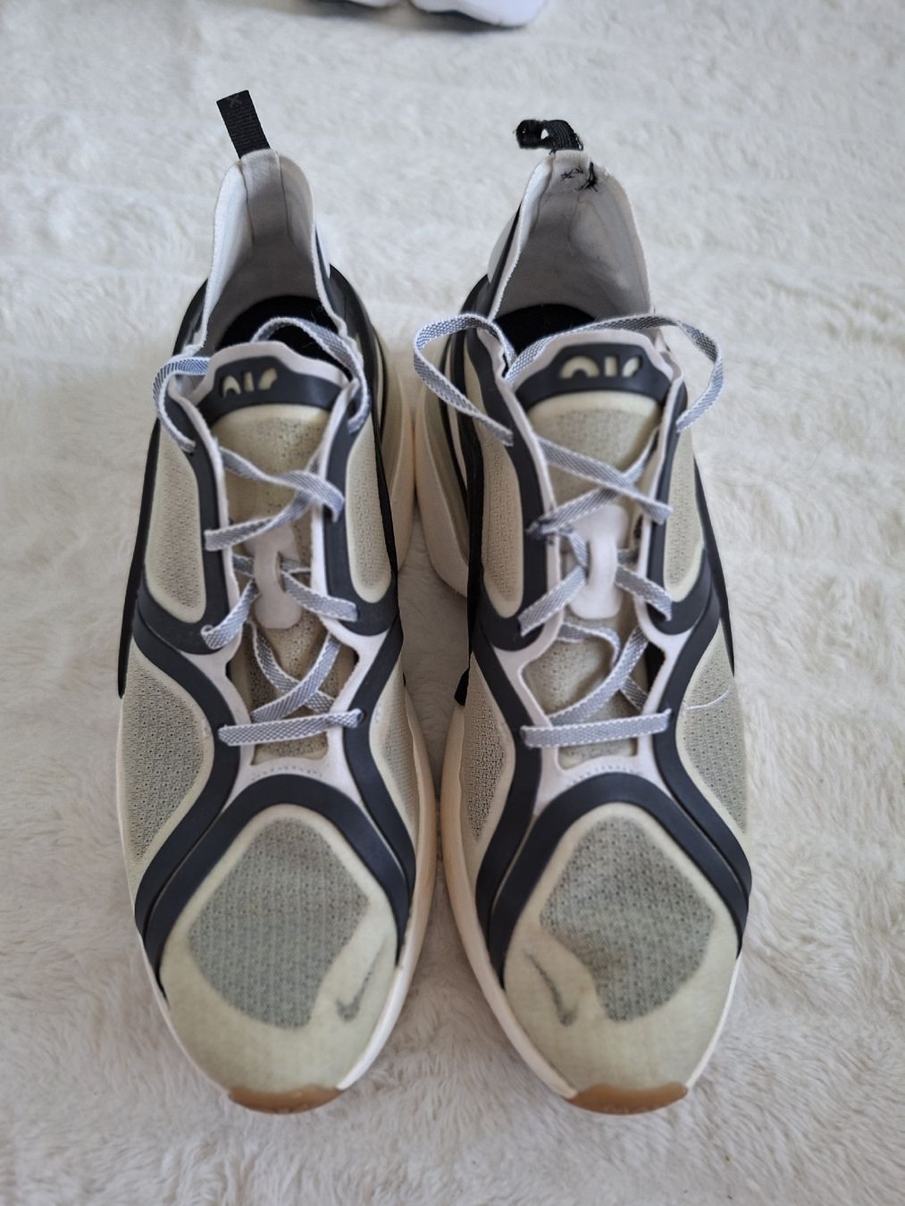 Nike Scarpe da uomo: Baskets Nike Air Max 270 React Taille 40.5 Bon état – Usato da Renens VD venduto da ser_j2fn 3
