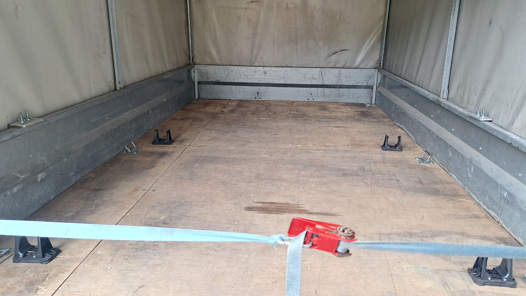 Anhänger: Anhänger mit Plane 750 Kg – Gebraucht aus Belpberg von Reno51 3