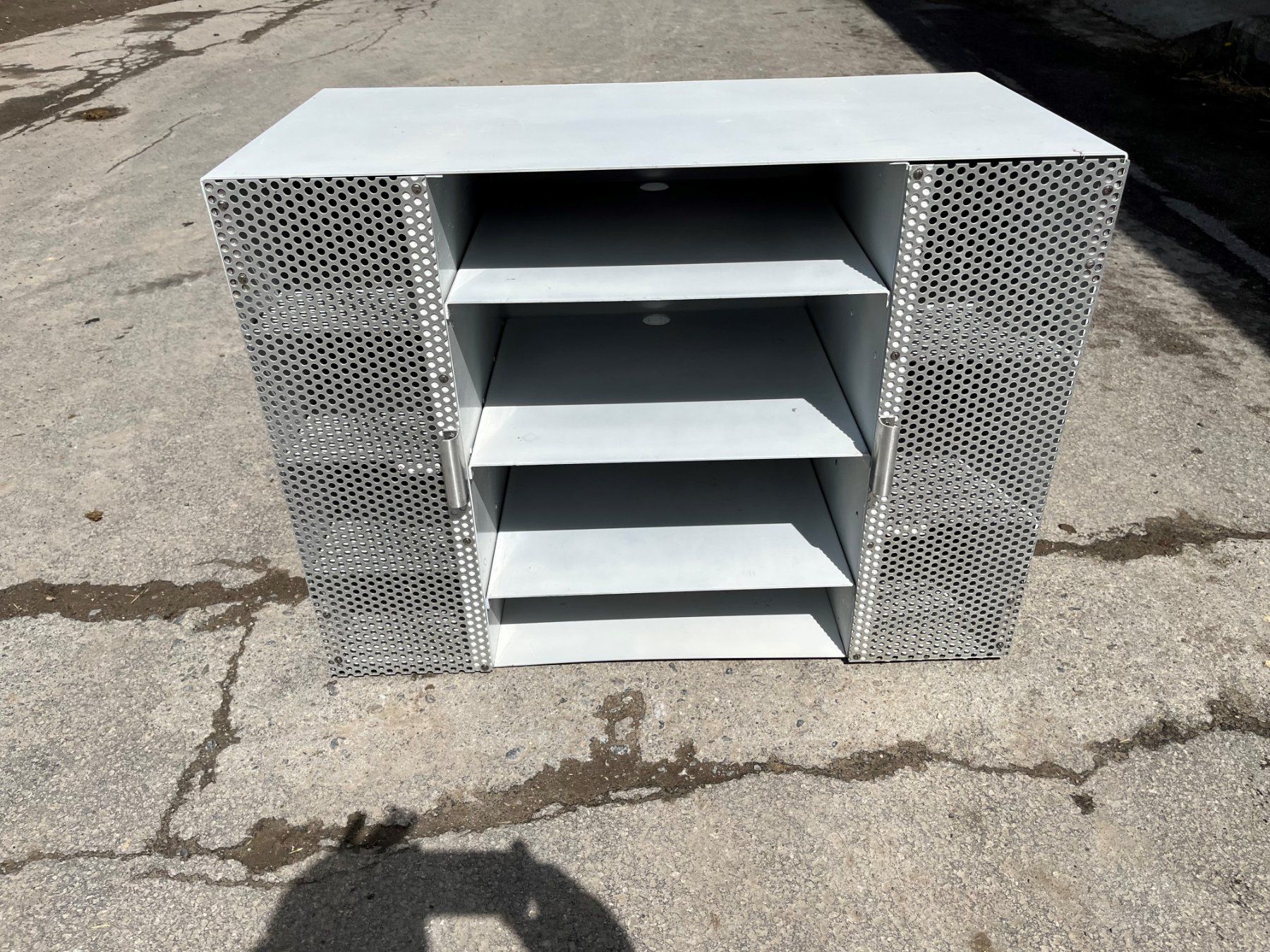 TV Möbel: TV Möbel Hifi / Videospiel Rack weiss / Sideboard – Gebraucht aus Oberentfelden von mar_hsq9