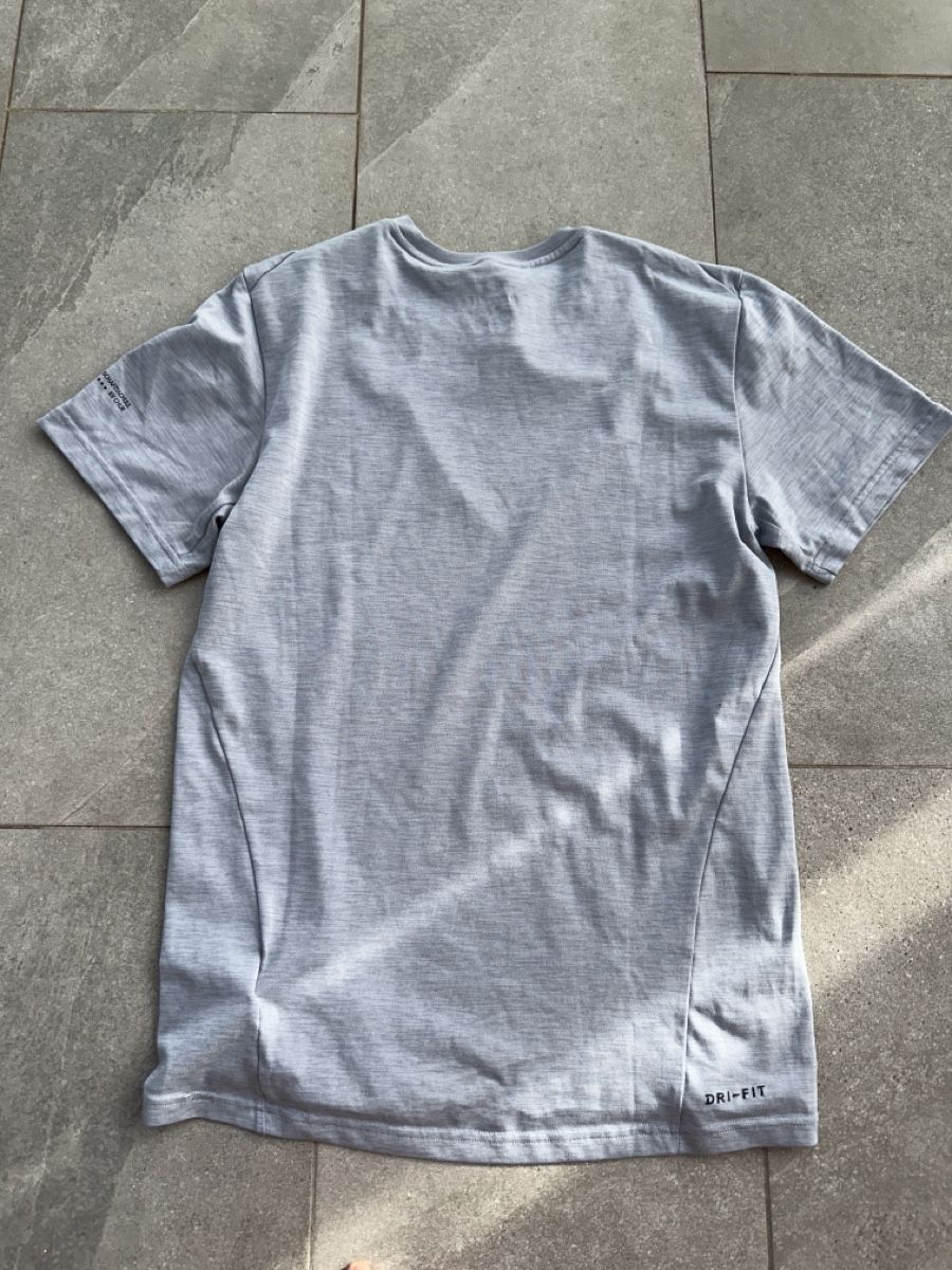 Nike T-shirt: Nike T-Shirt Gr. S – Usato da St. Gallen venduto da mai_gd7k 1