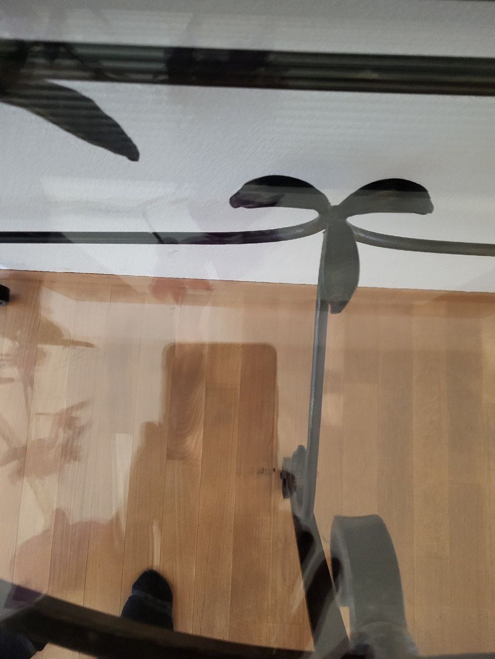 Tische: Designertisch,  Metallgestell und Glasplatte – Gebraucht aus Zürich von Lizi7 6