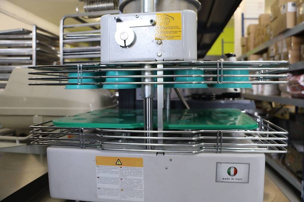 Elettrodomestici da cucina: Formeuse Diviseuse bouleuse à pizza Sigma DR 14-11 – Usato da Etagnières venduto da sav_lwd5 4