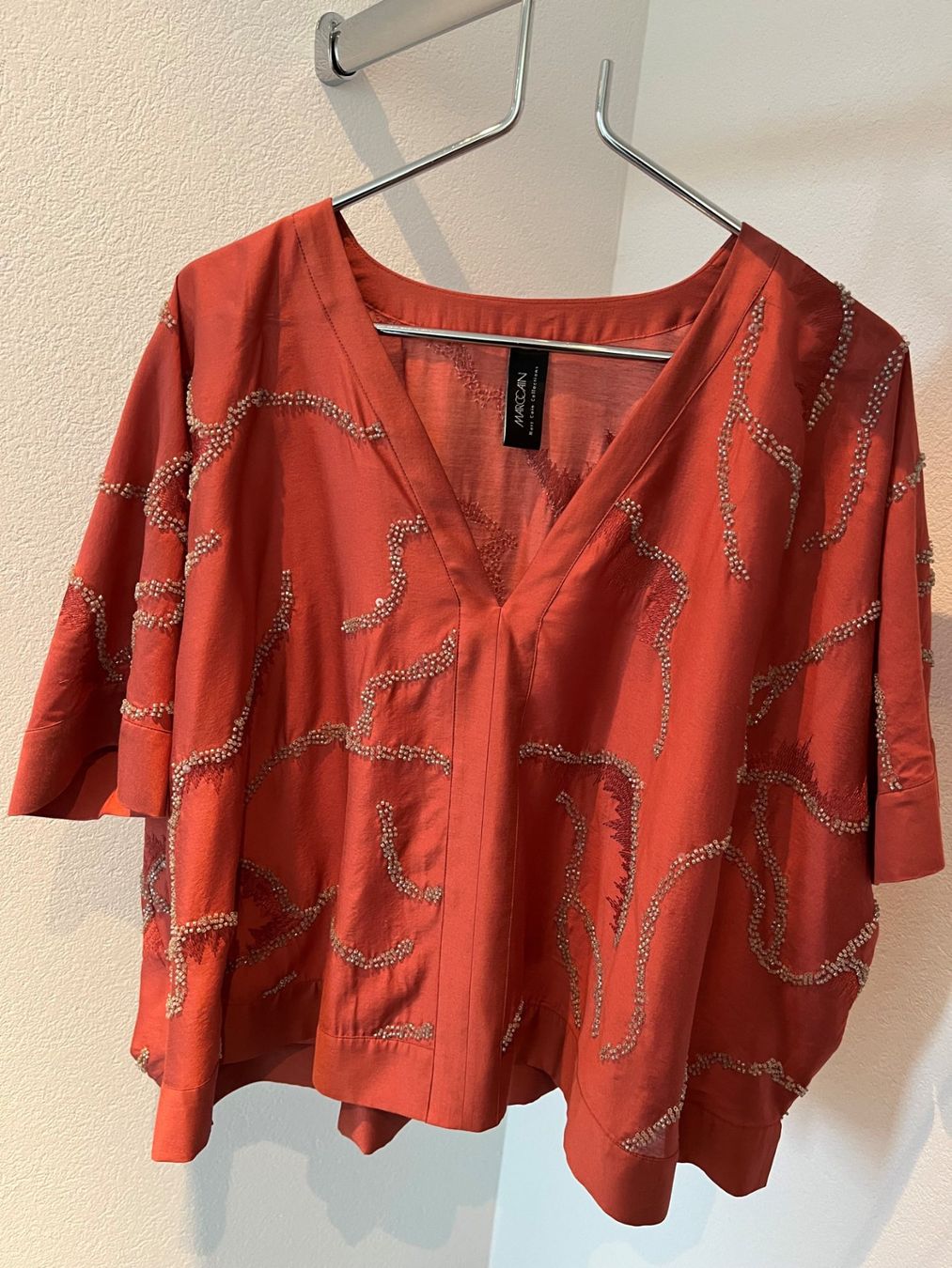 Marc Cain Blusen: Blusenshirt mit Schmuckperlen Marc Cain – Gebraucht aus Arbon von sel_c9mg