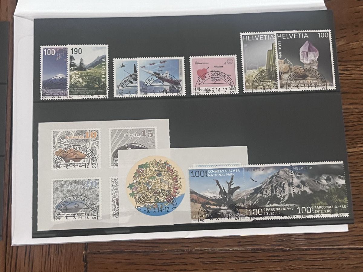 Tous les timbres: Série annuelle oblitérée 2014 4 émissions – Neuf avec emballage d'origine à BREMBLENS par Lafoudre 3