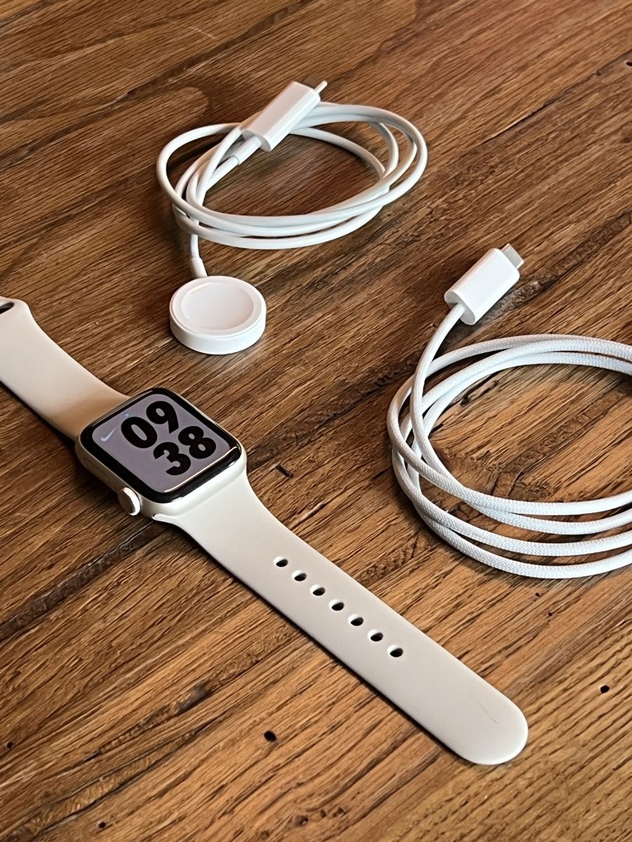 Apple Smartwatch: Apple Watch SE (2 Generation) – Neu (gemäss Beschreibung) aus Knonau von Dylan_93 1