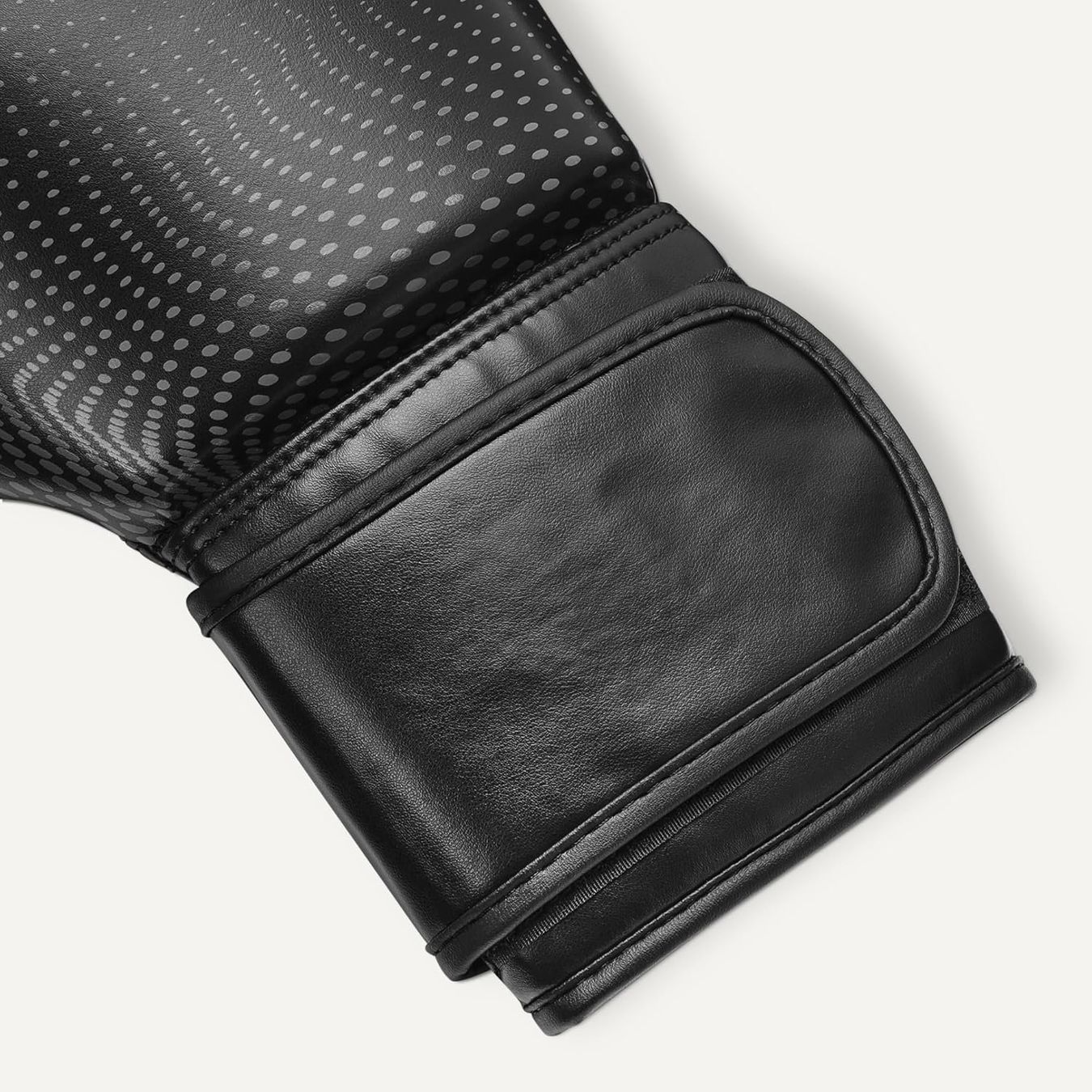 Guanti & manicotti: Boxhandschuhe 10oz Training MMA Muay Thai Schwarz – Nuovo e nell'imballaggio originale da Suhr venduto da SchnapperCH 3