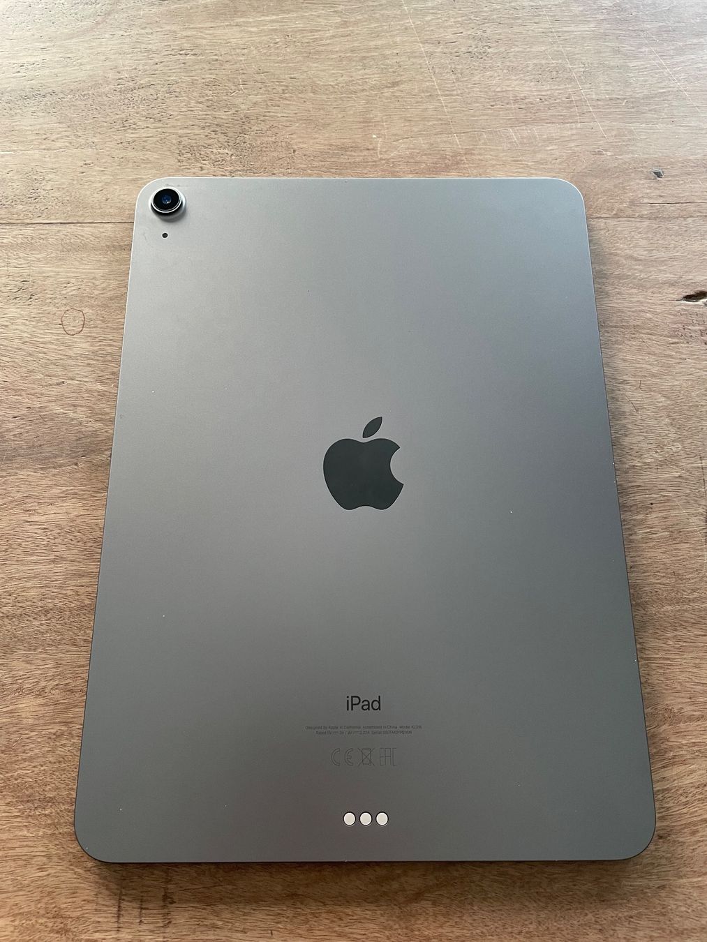 Apple Tablet PC: IPAD Air 4. Generation mit IPAD OS Version 18.6.2 64GB – Usato da Bonstetten venduto da Pina15 1