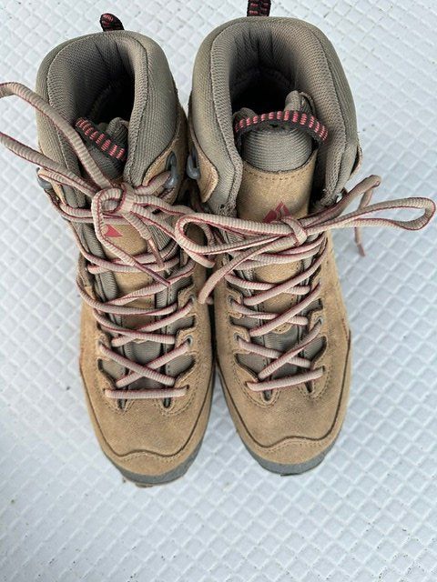 Dachstein Herrenschuhe: Wanderschuhe Dachstein hellbraun mit Ortho-Tec Sohle – Gebraucht aus Feldbach von CDF10