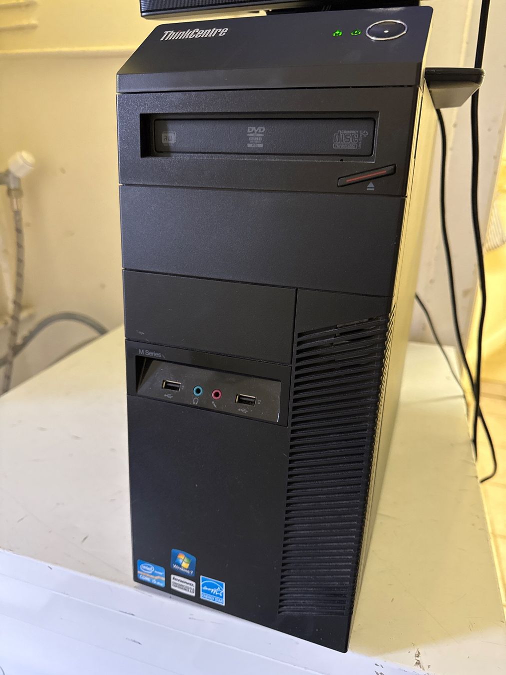 Lenovo PCs: PC Lenovo ThinkCentre Core I5 – Gebraucht aus St imier von sav_bjf9