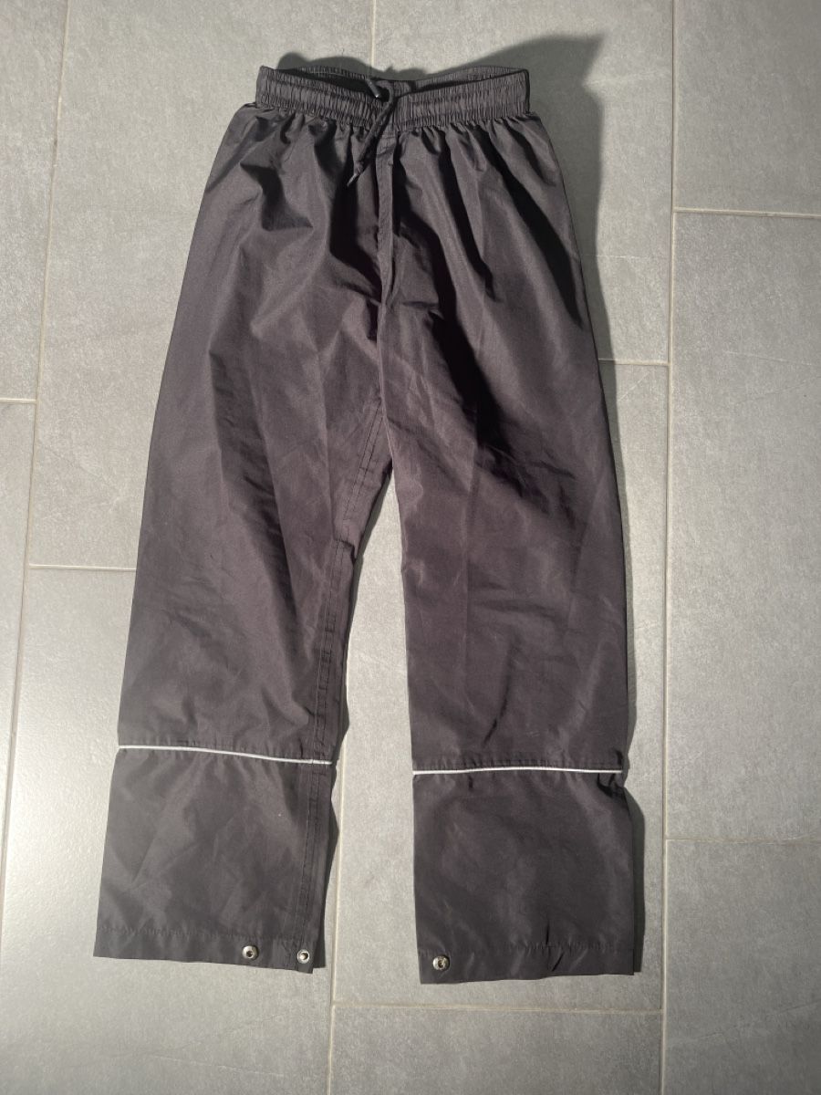 Rukka Pantaloni: Schwarze Regenhose , Grösse 140 – Usato da Fulenbach venduto da F8