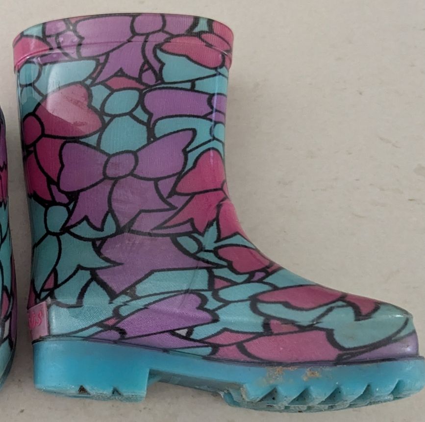 Chaussures garçon: Gummistiefel Mädchen Grösse 22 – D'occasion à Riniken par ChristophKeys