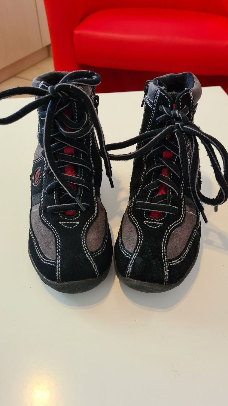 Scarpe per ragazzi: Schuhe Jungs Grösse 30 – Usato da Obergösgen venduto da schesom 1