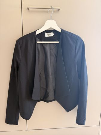 Blazer Only schwarz Grösse 36 neuwertiger Zustand