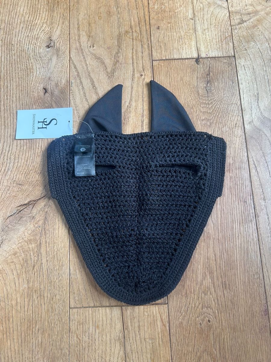 Briglie & Cavezze: Fliegenhaube SHOWMASTER Basic schwarz Grösse Pony neu – Nuovo (secondo la descrizione) da Frauenfeld venduto da lin_77m9 1