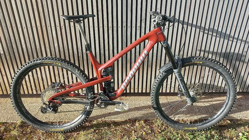 Vélos: VTT Enduro Propain Tyee 5 CF taille L 29" – D'occasion à La Tour-de-Peilz par zen_cqh5 1