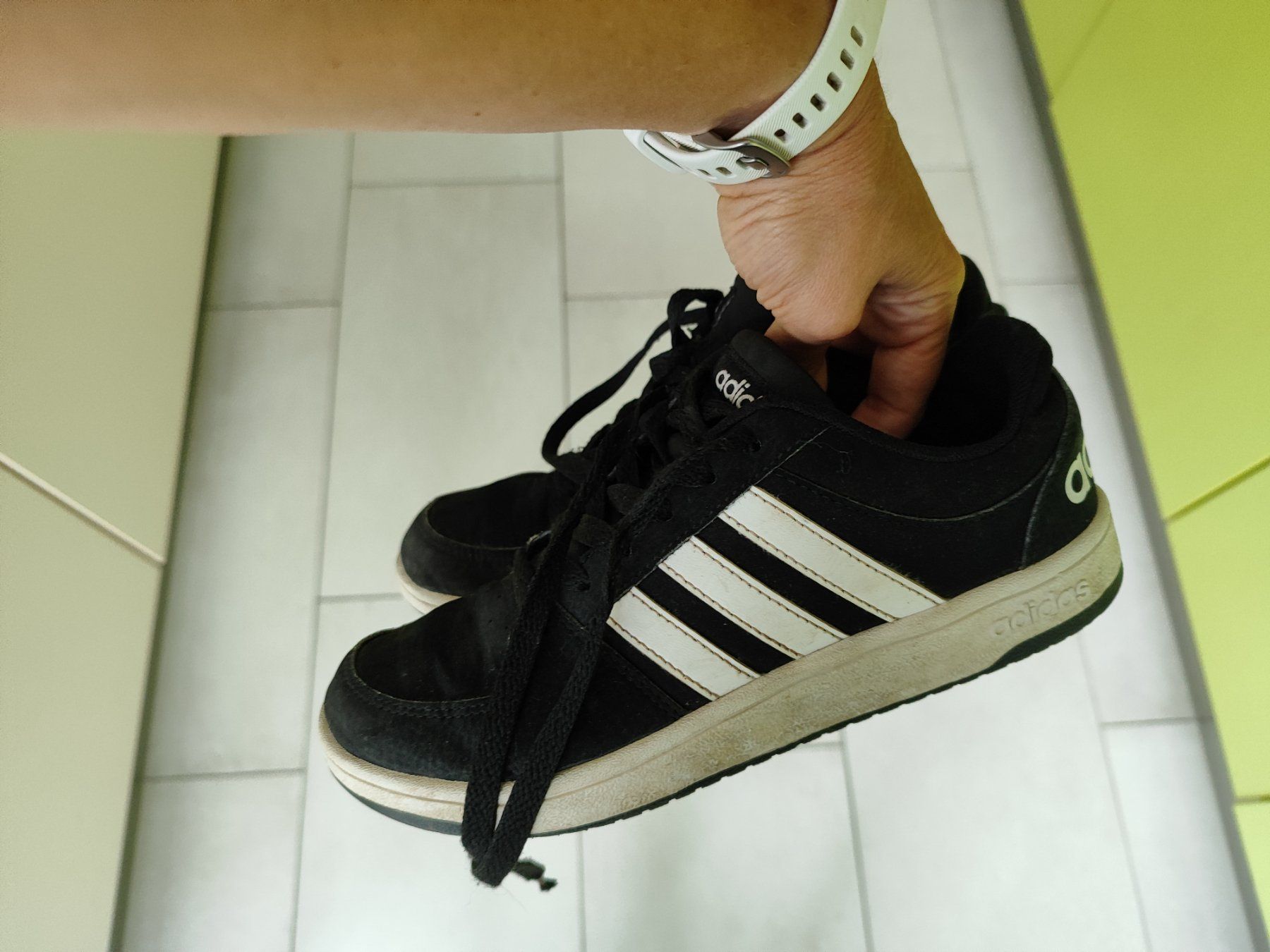 Adidas Herrenschuhe: Adidas Sneakers, Turnschuhe Gr. 34 – Gebraucht aus Seon von Mandes1