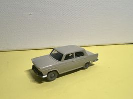 Wiking Fiat 1800 grünlichbeige 1/87