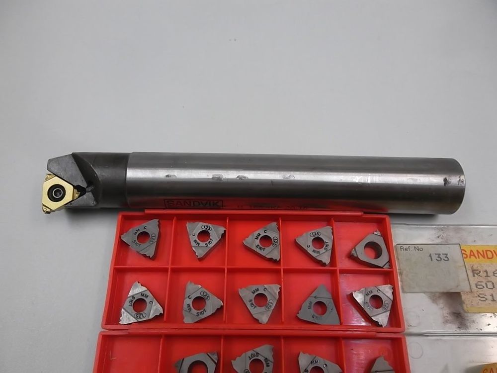 Gewindebohrstange SANDVIK R166.4KF-20-16 mit 29 neue Platten (Gebraucht ...