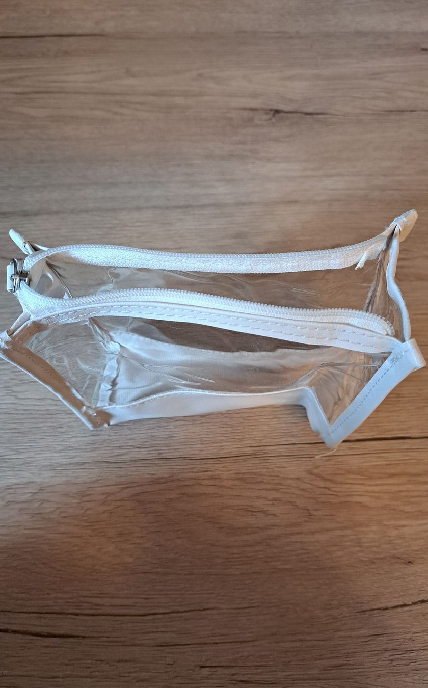 Kosmetikkoffer: Durchsichtoges Neccessaire – Gebraucht aus Schaffhausen von xJuliax 2