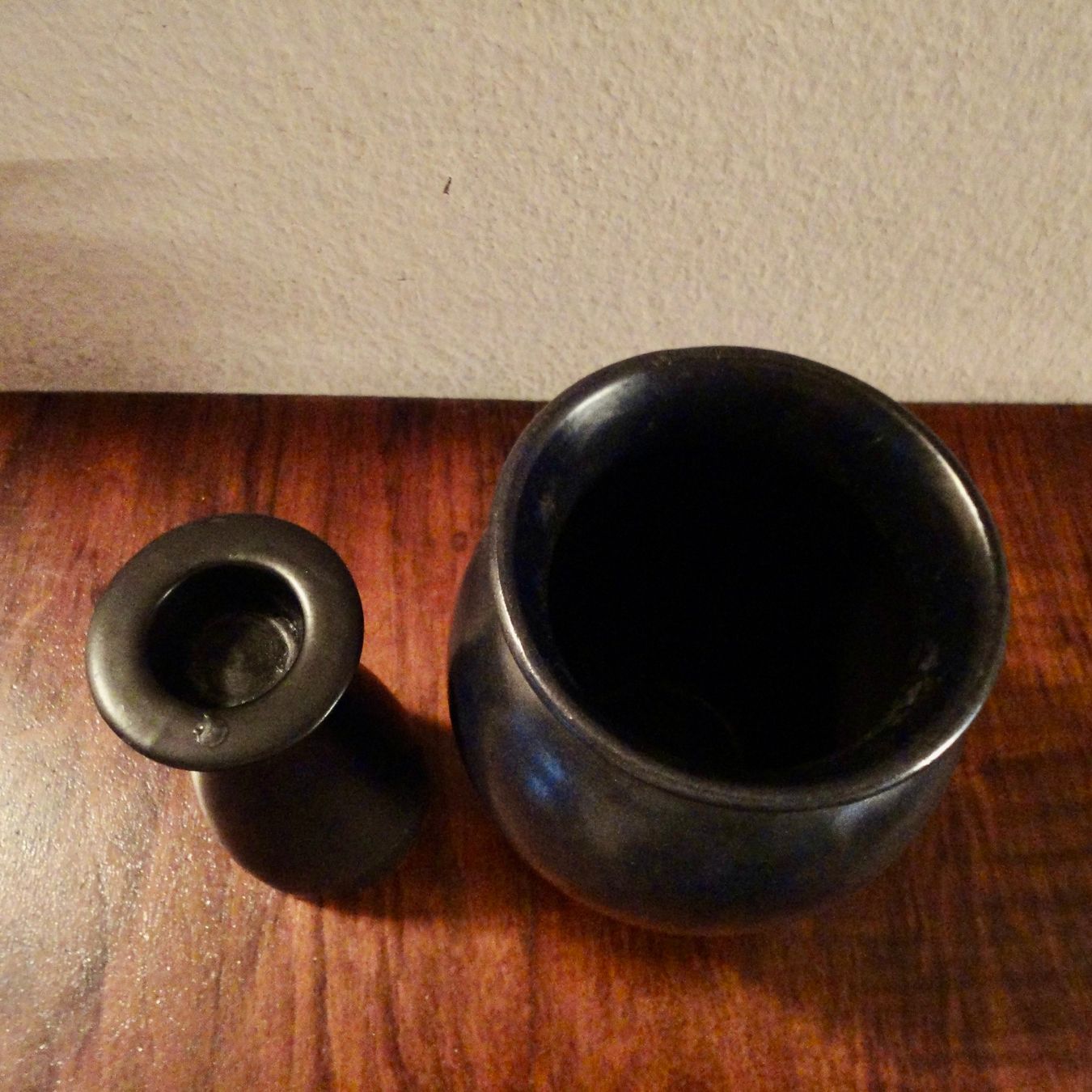 Vasi & Recipienti: Schwarze Vintage Vasen mit Kerzenständer – Usato da Wädenswil venduto da FILI10 3