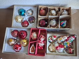 27 alte bis antike Glas Weihnachtskugeln. Gemäss Bildern