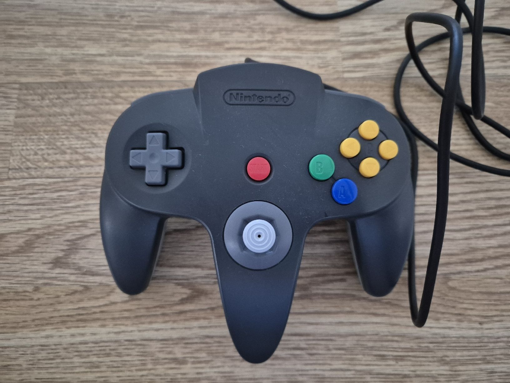 Nintendo Manettes: Nintendo N64 Controller schwarz und grau – D'occasion à Gümligen par kurt2591989