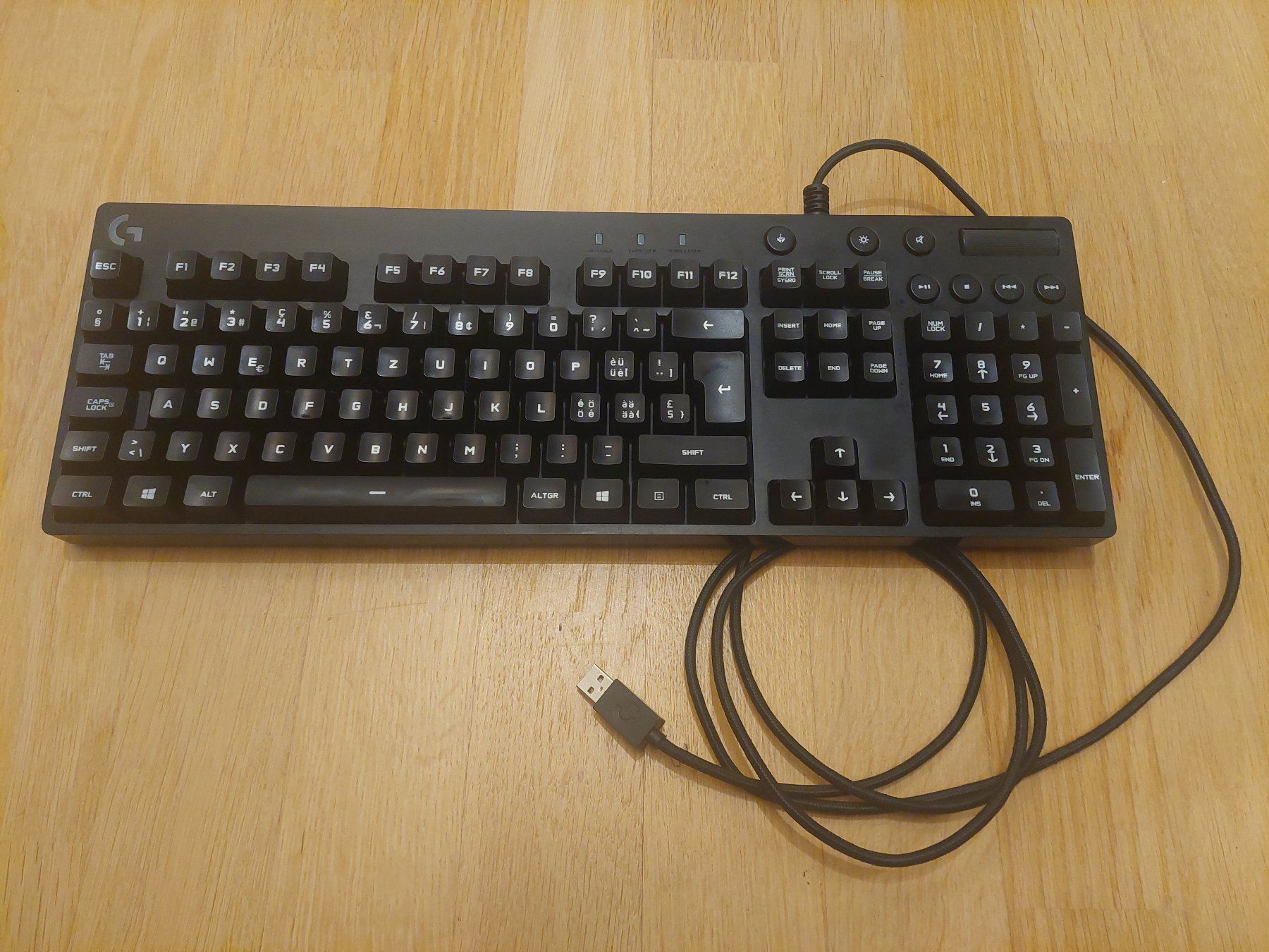 Logitech Tastaturen: Logitech G810 (défectueux, pour pièces) – Defekt aus Neuchâtel von Caesar350