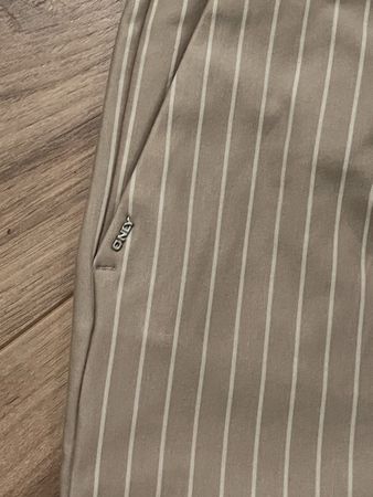 ONLY Stoffhose beige gestreift