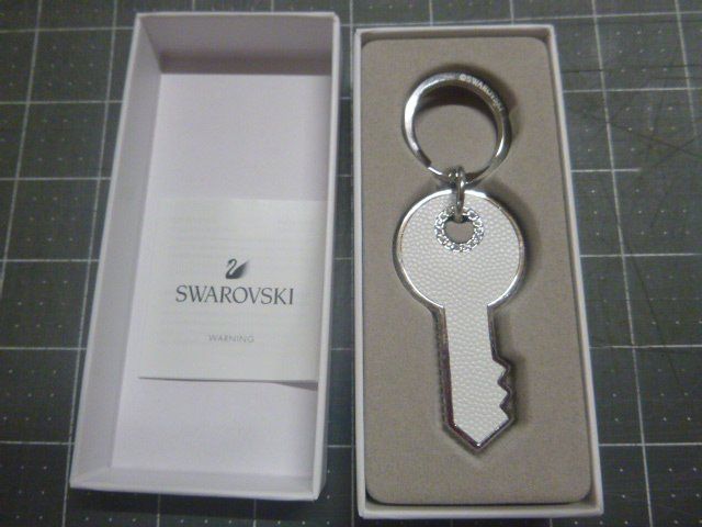 Swarovski Schlüsselanhänger & - bänder: Swarovski Schlüsselring OVP – Gebraucht aus Neu St. Johann von Isputnik