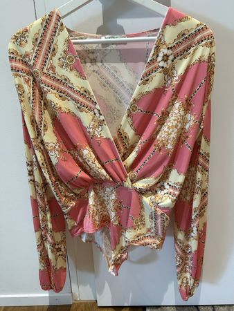 Body NLYONE pink beige print Grösse XS💕