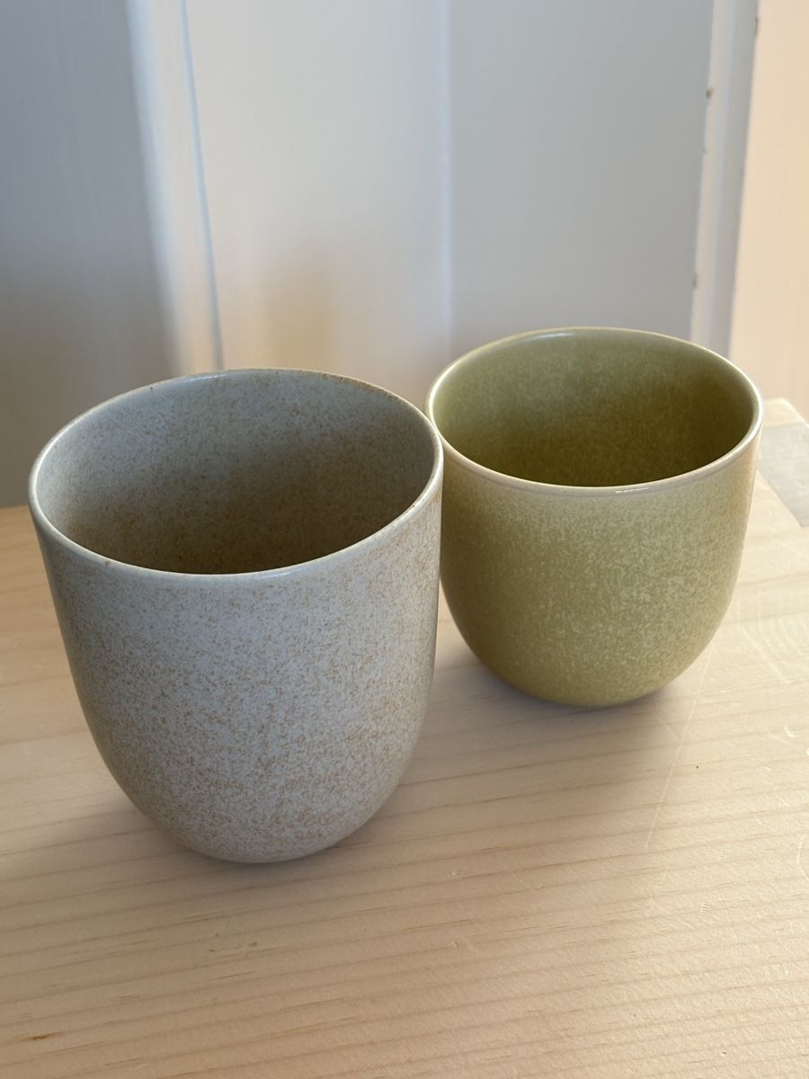 Tazze: 2 handgefertigte Keramikbecher – Usato da Bern venduto da wisemagpie 1