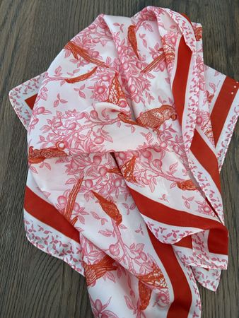 Sehr schönes Seiden Foulard mit Papageien