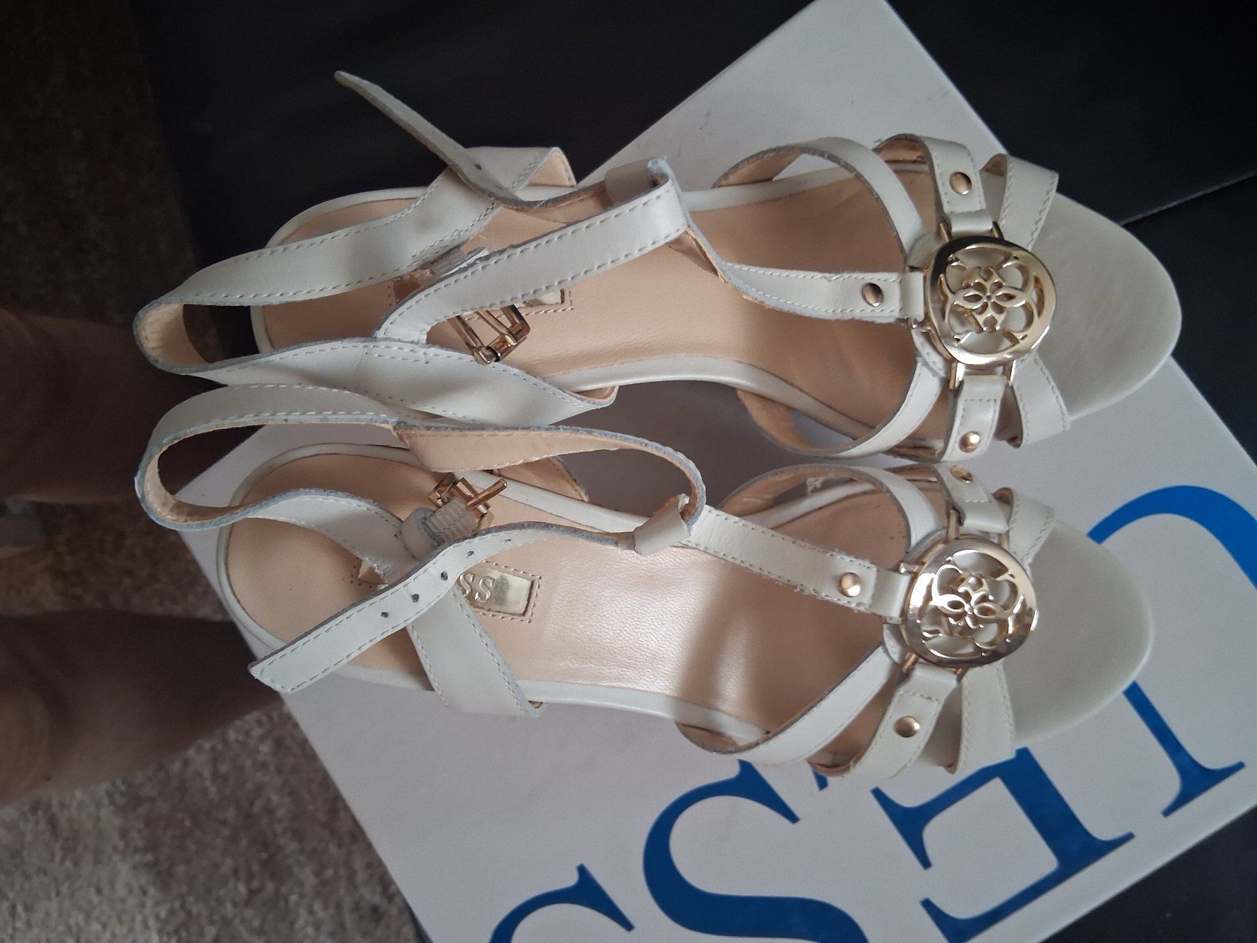 Scarpe da donna: Sandales compensées Guess blanches taille 38 parfait état... – Nuovo e nell'imballaggio originale da Aigle venduto da Marcagapit 2