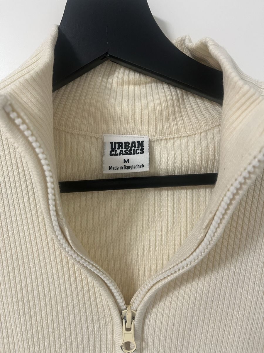 Urban Outfitters Jacken: Trendige Strickjacke mit Reissverschluss – Gebraucht aus Möhlin von eny_lsk7 2