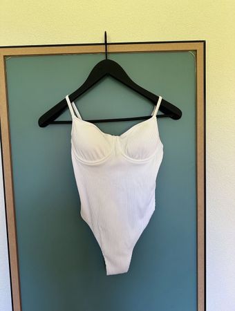 Badeanzug weiss Grösse S Rippstoff neu