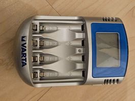 Varta Ladegerät LCD Charger Type 57070/57170 Akkulader