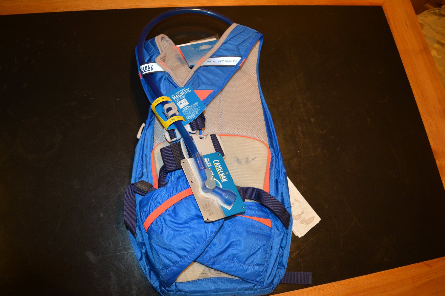 Camelbak Zaini: CAMELBAK SOLSTICE LR 10 RUCKSACK DAMEN – Nuovo e nell'imballaggio originale da Weissbad venduto da Usw63 3