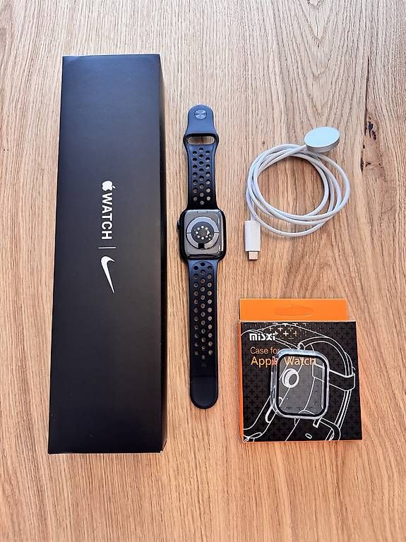 Apple Smartwatch: Apple Watch 7 45mm Nike GPS LTE – Usato da Hedingen venduto da nic_2sz7