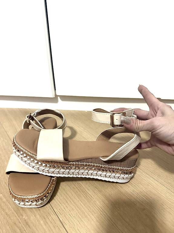 Scarpe da donna: Sandali Nuovi Nr.37 – Nuovo (secondo la descrizione) da Locarno venduto da Debi816 2