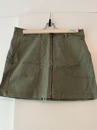 Pull&Bear Rock, khaki, Grösse M, neuwertig, mit Reissverschl