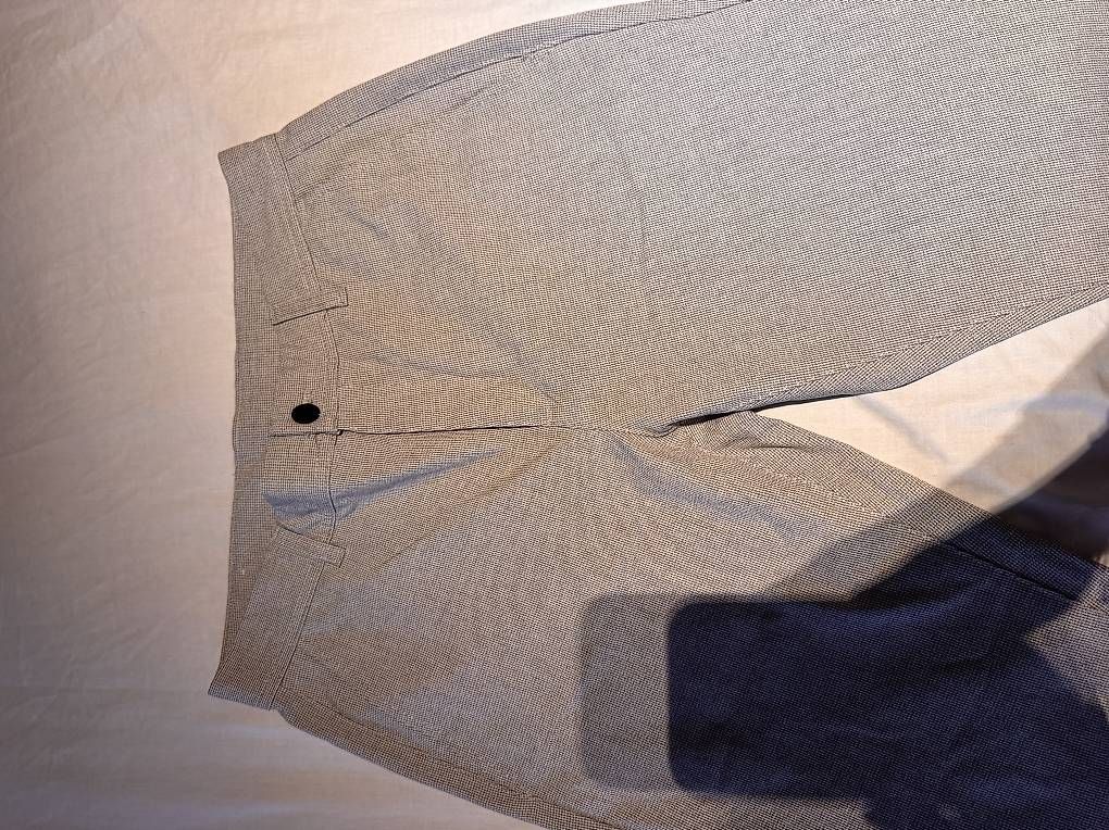 Pantaloni: Stoffhose Grau – Usato da Regensdorf venduto da Jazmyn307 1